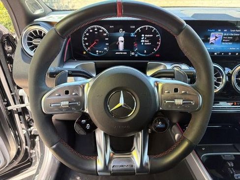 Used 2022 Mercedes-Benz GLB 35 AMG 4MATIC image 25