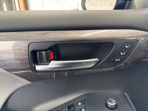 Used 2022 Toyota Highlander Platinum image 39