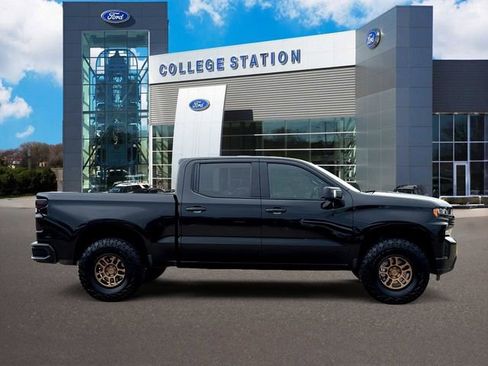 Used 2020 Chevrolet Silverado 1500 High Country w/ Technology Package image 6