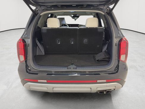 Used 2023 Hyundai Palisade Limited FWD image 24
