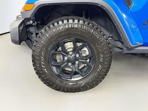 Used 2025 Jeep Gladiator Sport AWD/4WD image 29