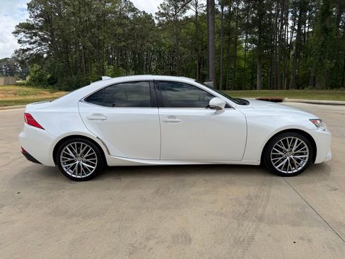 Used 2016 Lexus IS 200t w/ Premium Package RWD image 6