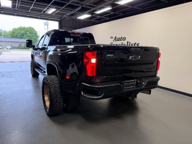Used 2022 Chevrolet Silverado 3500 High Country AWD/4WD image 3