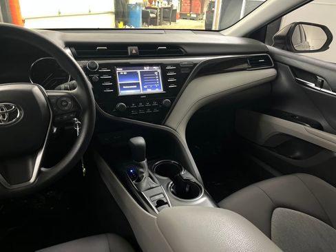 Used 2020 Toyota Camry LE image 27