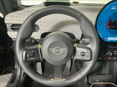 Certified 2025 MINI Cooper S image 14