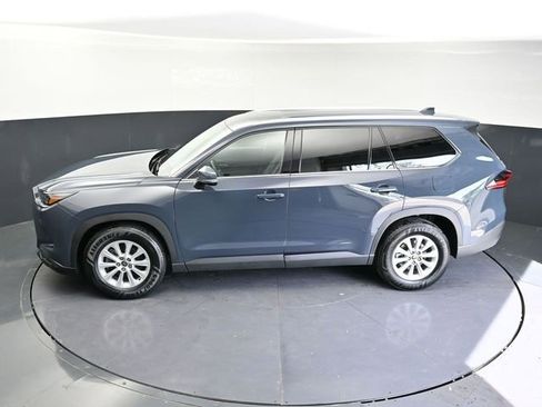 Used 2025 Toyota Grand Highlander AWD image 33