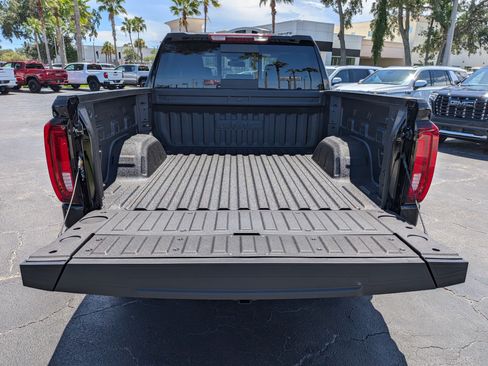 New 2026 GMC Sierra 1500 SLT w/ SLT Premium Plus Package AWD/4WD image 18