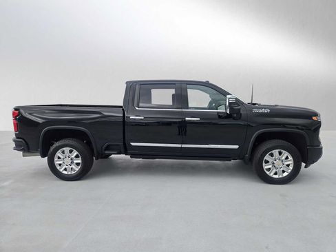 Used 2025 Chevrolet Silverado 3500 High Country w/ High Country Premium Package AWD/4WD image 2