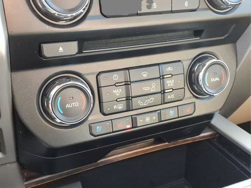 Used 2018 Ford F150 Lariat image 10