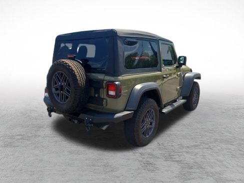 Used 2025 Jeep Wrangler Sport AWD/4WD image 7