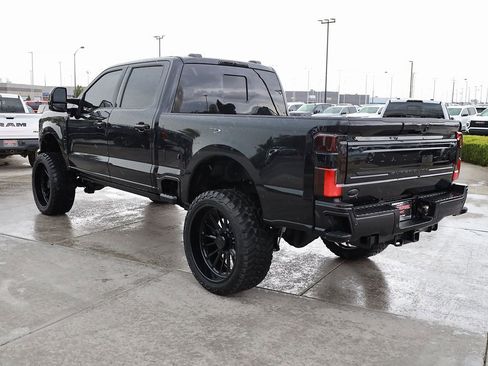 Used 2025 Ford F350 Platinum w/ Platinum Plus Package image 4