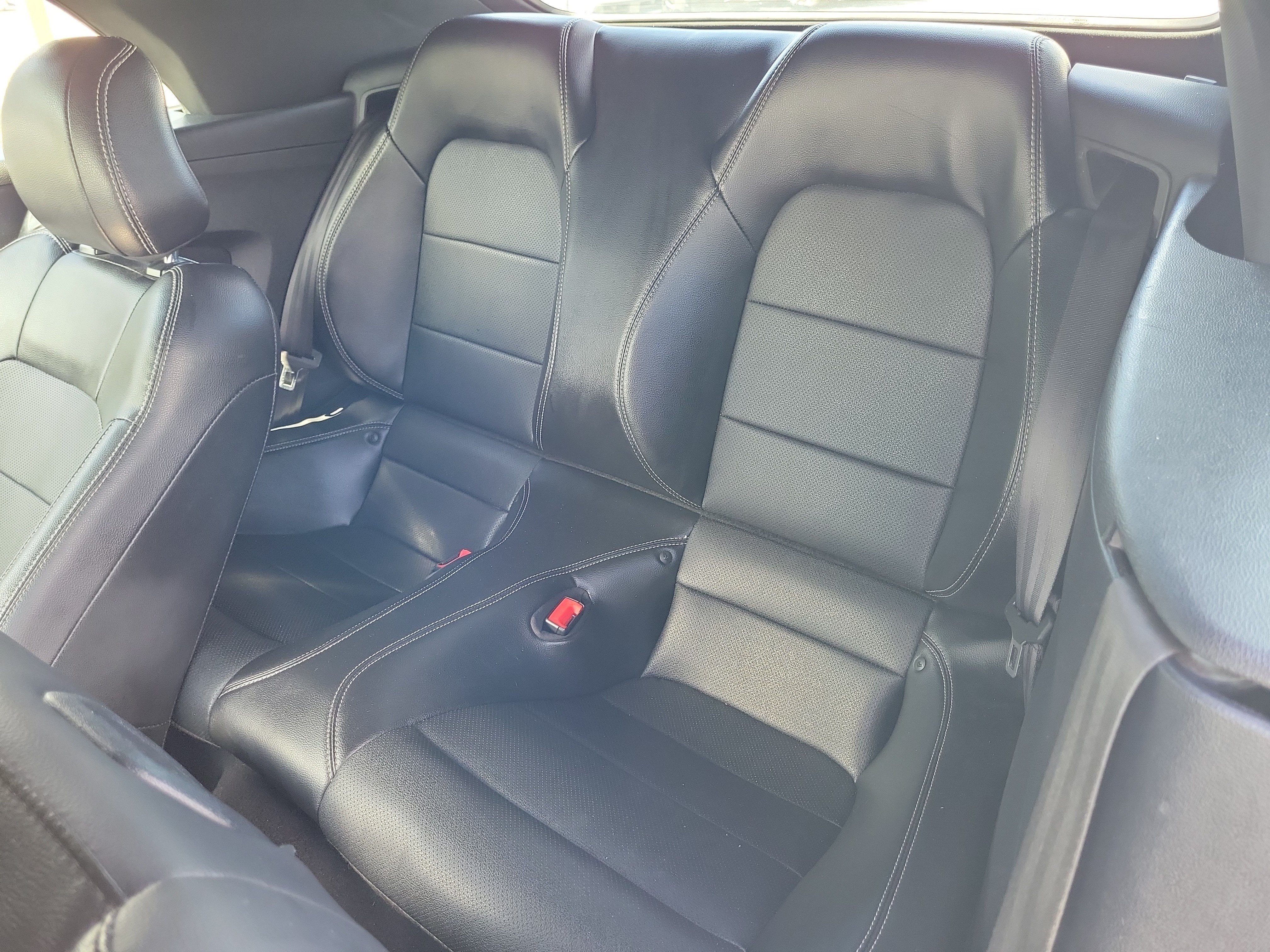 Used 2020 Ford Mustang Premium RWD image 15