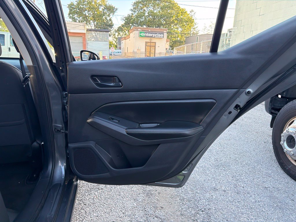 Used 2025 Nissan Altima 2.5 SV AWD/4WD image 16