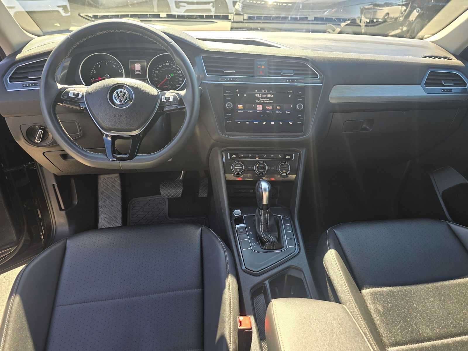 Used 2021 Volkswagen Tiguan SE w/ Panoramic Sunroof Package FWD image 20