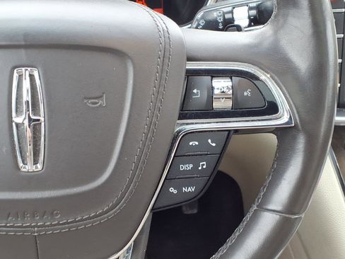 Used 2017 Lincoln Continental Reserve w/ Climate Package image 11