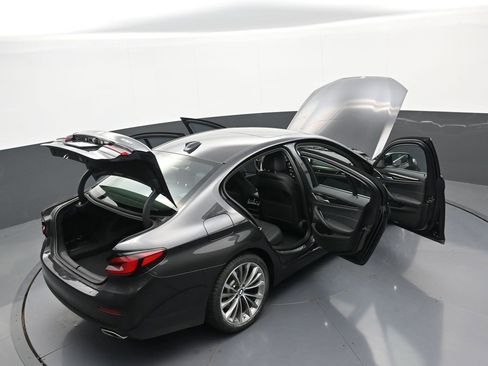 Used 2023 BMW 530i xDrive w/ Premium Package image 44