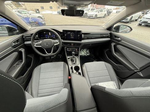 New 2026 Volkswagen Jetta SE image 9