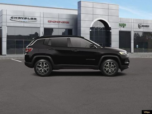 New 2026 Jeep Compass Limited image 9