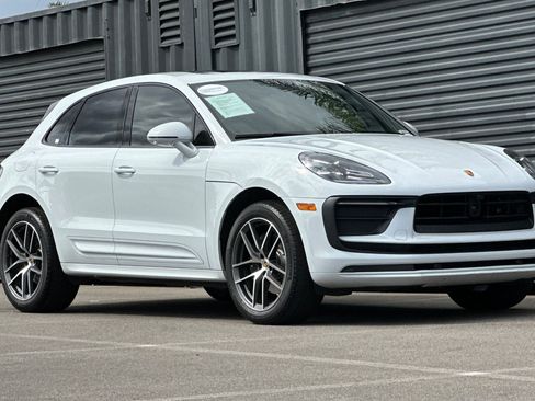 Certified 2023 Porsche Macan AWD/4WD image 10