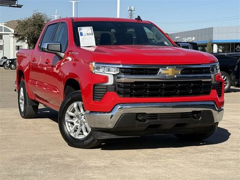 Used 2024 Chevrolet Silverado 1500 LT image 2