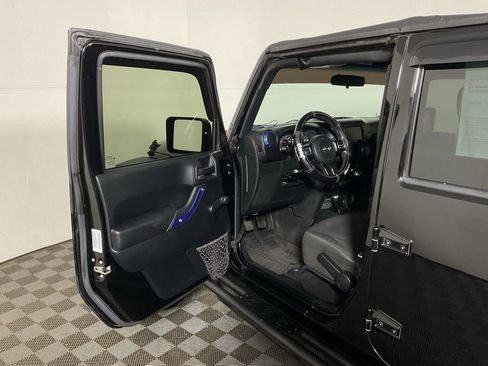 Used 2016 Jeep Wrangler Unlimited Sport image 16
