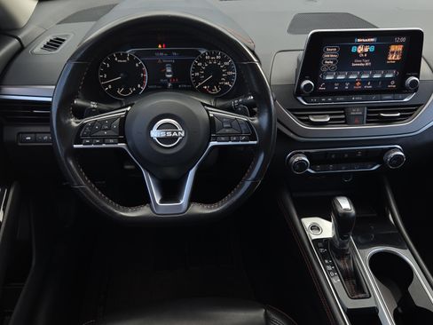 Used 2024 Nissan Altima 2.5 SR FWD image 11