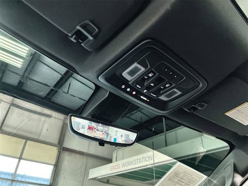 Used 2022 Chevrolet Silverado 2500 High Country image 14