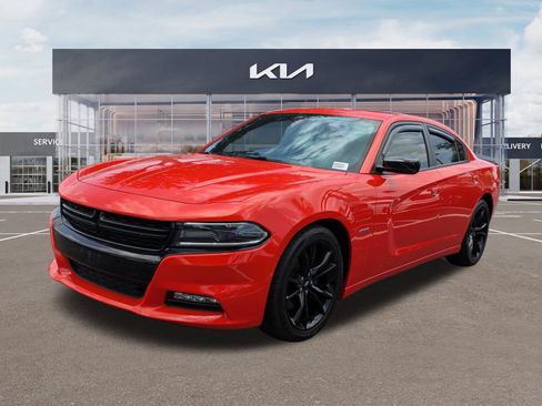 Used 2017 Dodge Charger R/T w/ Blacktop Package RWD image 6