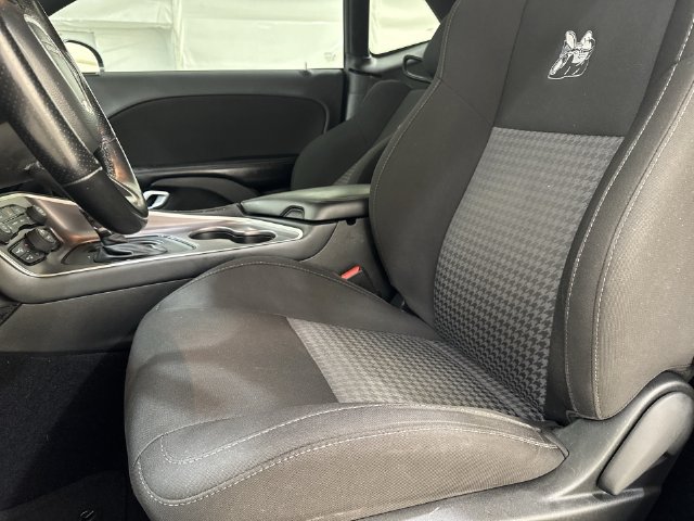Used 2022 Dodge Challenger R/T Scat Pack RWD image 17