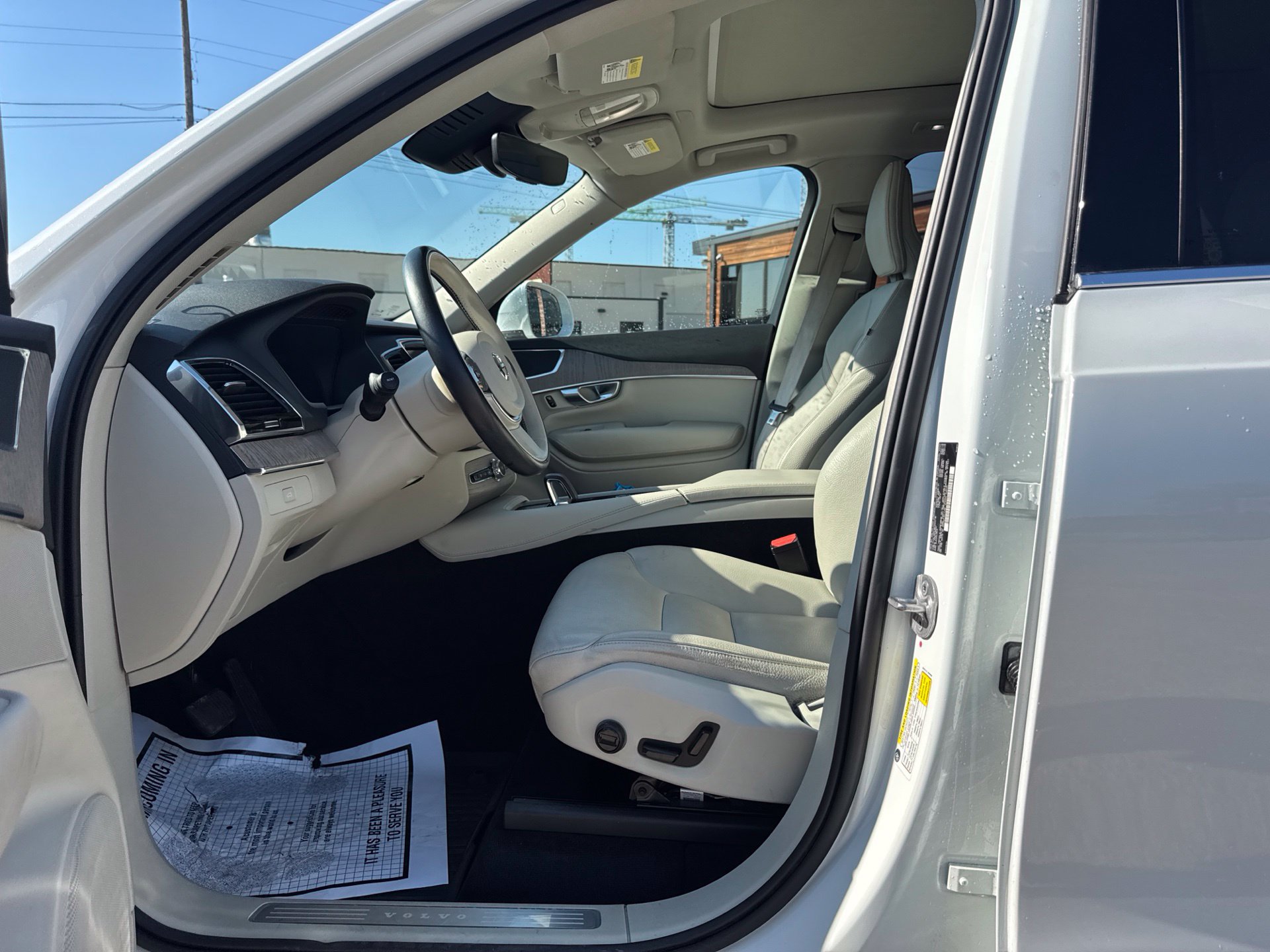 Used 2024 Volvo XC90 B5 Plus w/ Protection Package Premier AWD/4WD image 9