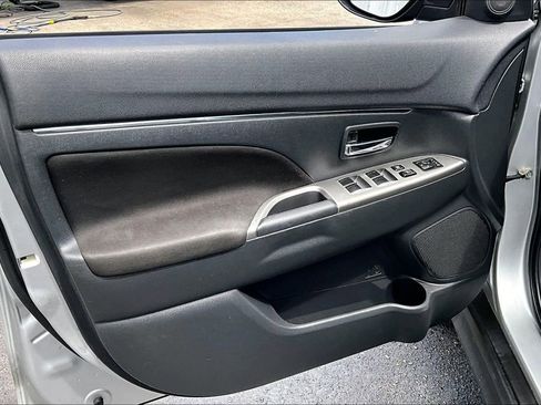 Used 2020 Mitsubishi Outlander Sport SE AWD/4WD image 18