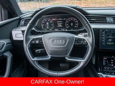 Used 2022 Audi e-tron Premium Plus w/ Premium Plus Package image 18