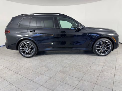 New 2026 BMW X7 M60i image 8