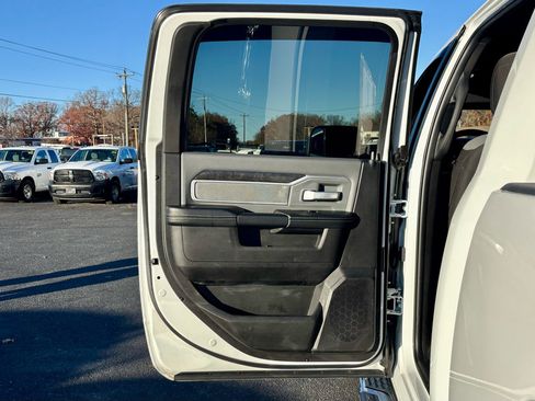 Used 2022 RAM 2500 Big Horn image 16