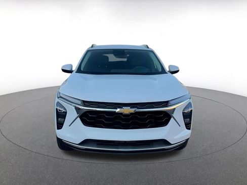 Used 2025 Chevrolet Trax LT image 4