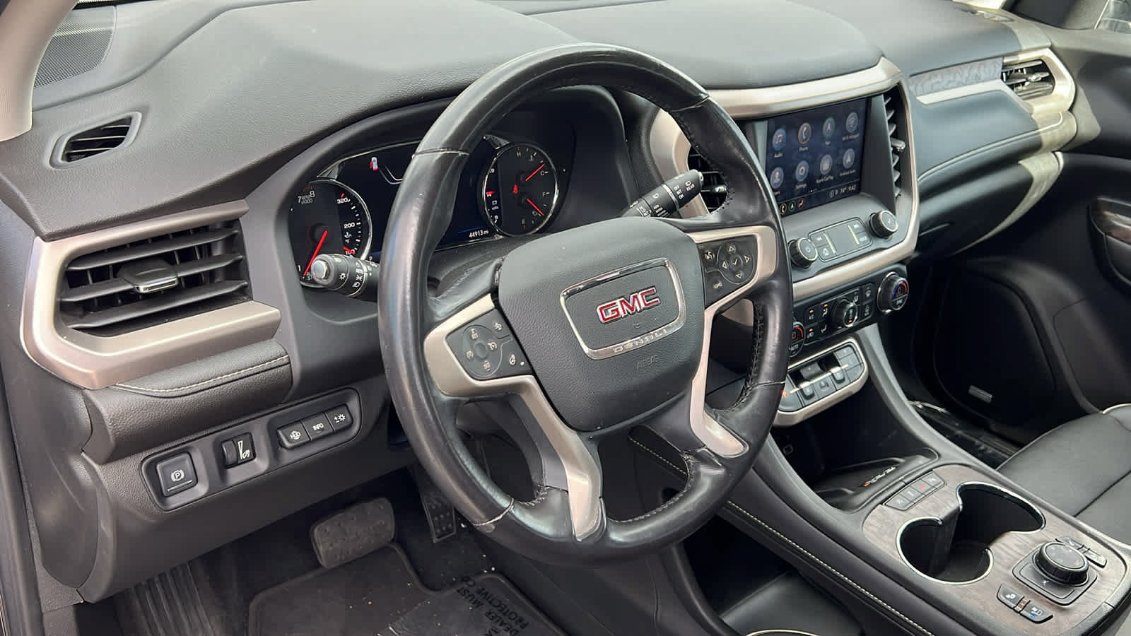 Used 2022 GMC Acadia Denali w/ Denali Ultimate Package AWD/4WD image 10