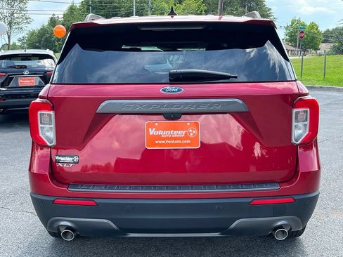 Used 2022 Ford Explorer XLT w/ Equipment Group 202A RWD image 6