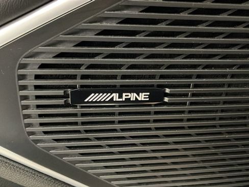 Used 2023 Jeep Wagoneer Series III w/ Rear Seat Video Group 1 AWD/4WD image 38