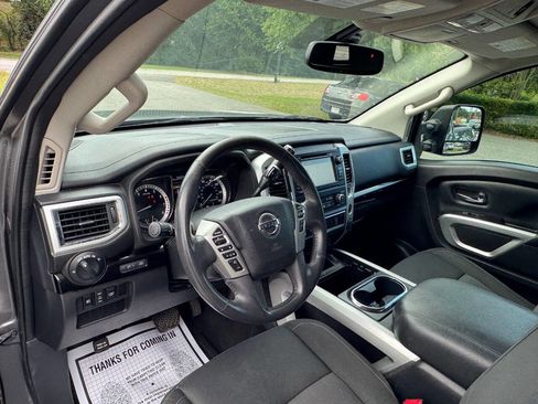 Used 2017 Nissan Titan SV RWD image 16
