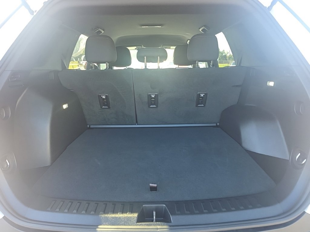 Used 2026 Chevrolet Equinox LT AWD/4WD image 26