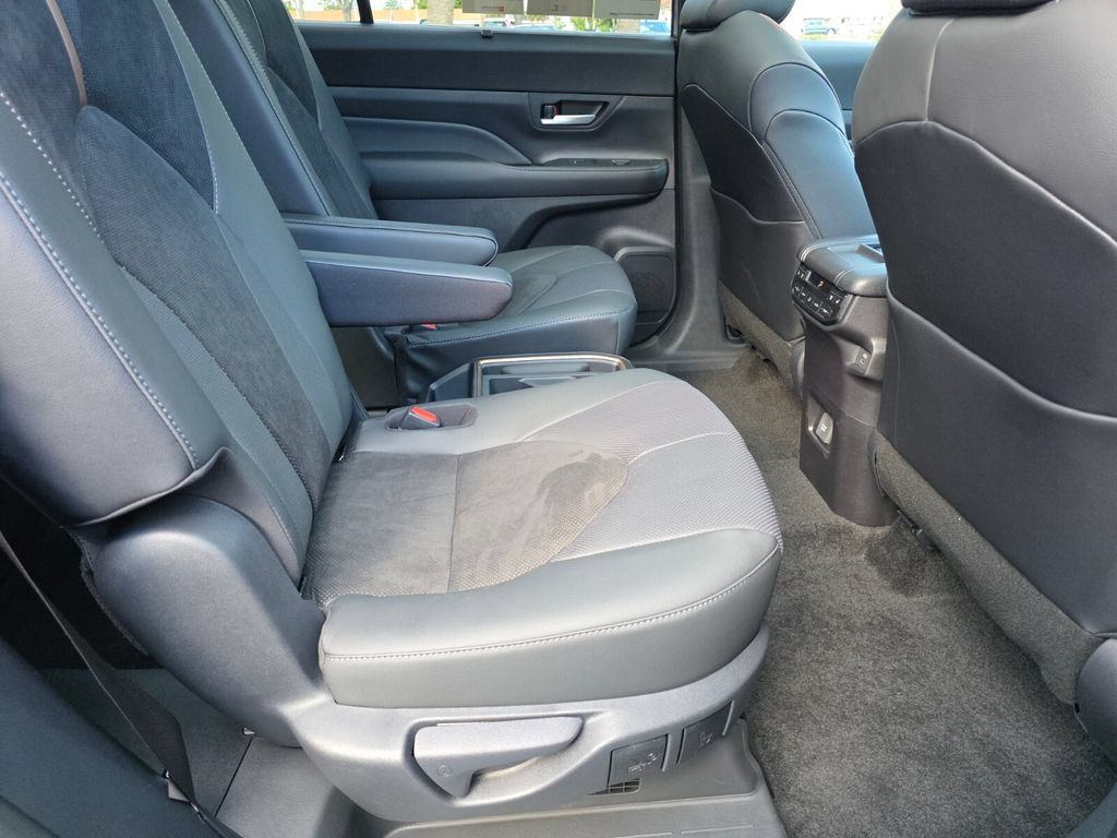 New 2026 Toyota Grand Highlander AWD Hybrid image 17