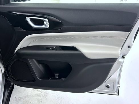 Certified 2025 Jeep Compass Limited AWD/4WD image 16