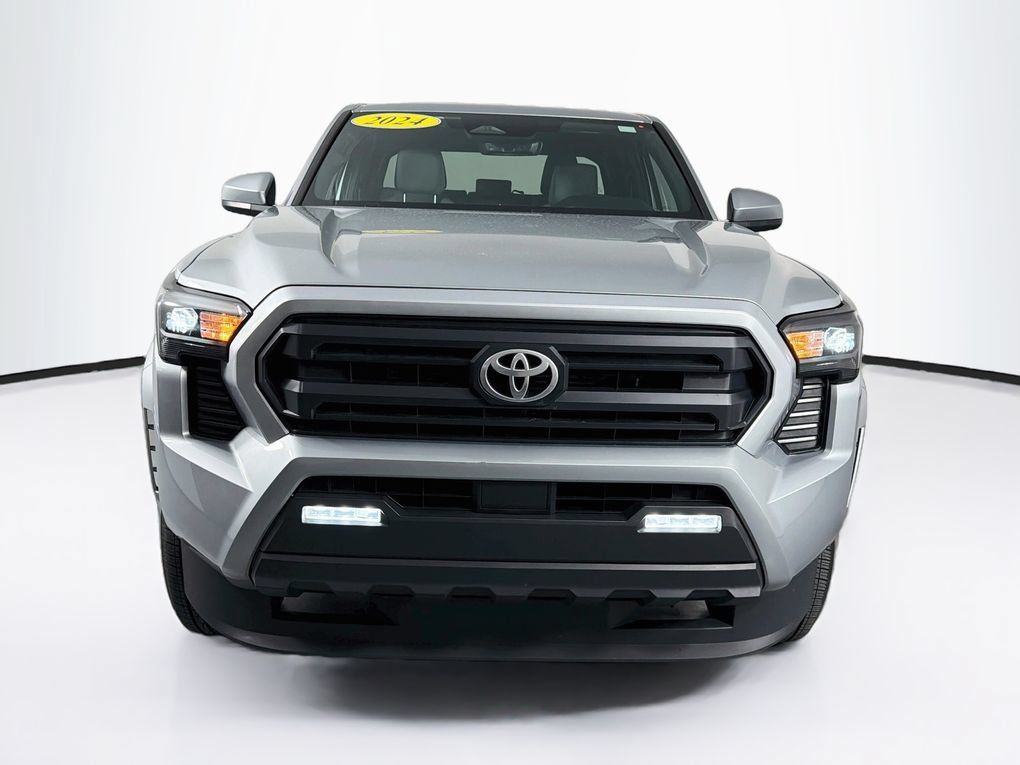 Used 2024 Toyota Tacoma SR5 AWD/4WD image 2