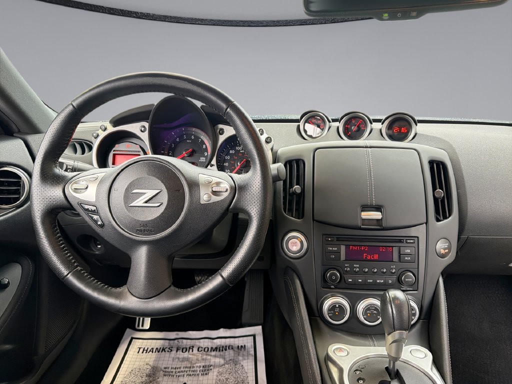 Used 2020 Nissan 370Z Coupe RWD image 18
