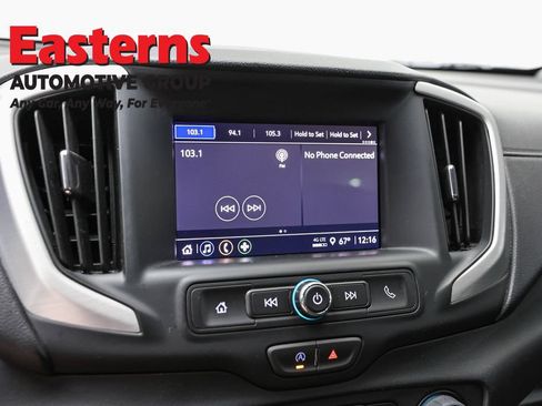 Used 2024 GMC Terrain SLE FWD image 19