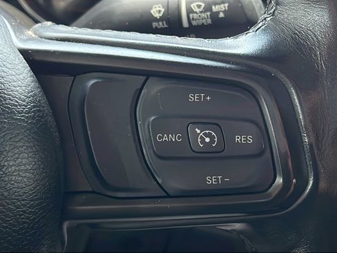 Used 2023 Jeep Gladiator Sport AWD/4WD image 19