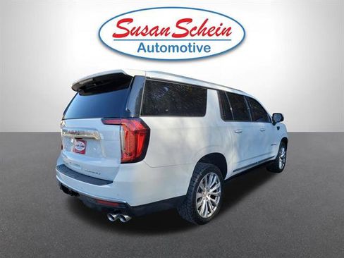 Used 2021 GMC Yukon XL Denali w/ Denali Premium Package image 30