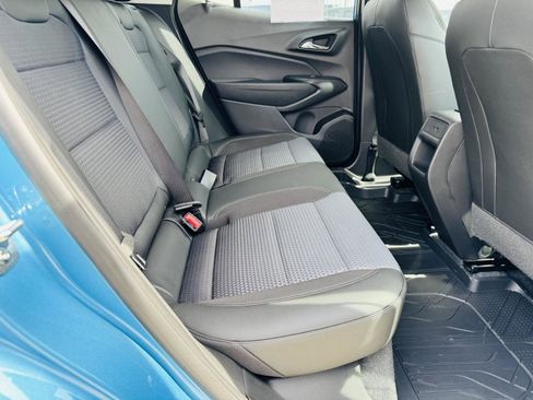 Used 2025 Chevrolet Trax LT w/ Driver Confidence Package image 28