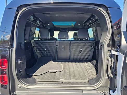 Used 2023 Land Rover Defender 110 X-Dynamic SE AWD/4WD image 15