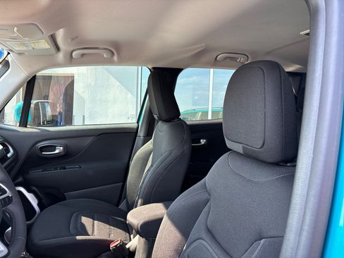 Used 2019 Jeep Renegade Latitude image 16